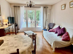 Appartement F2 avec Balcon, Garage et Climatisation - Proche Centre et Cures - Animaux Bienvenus - FR-1-703-179